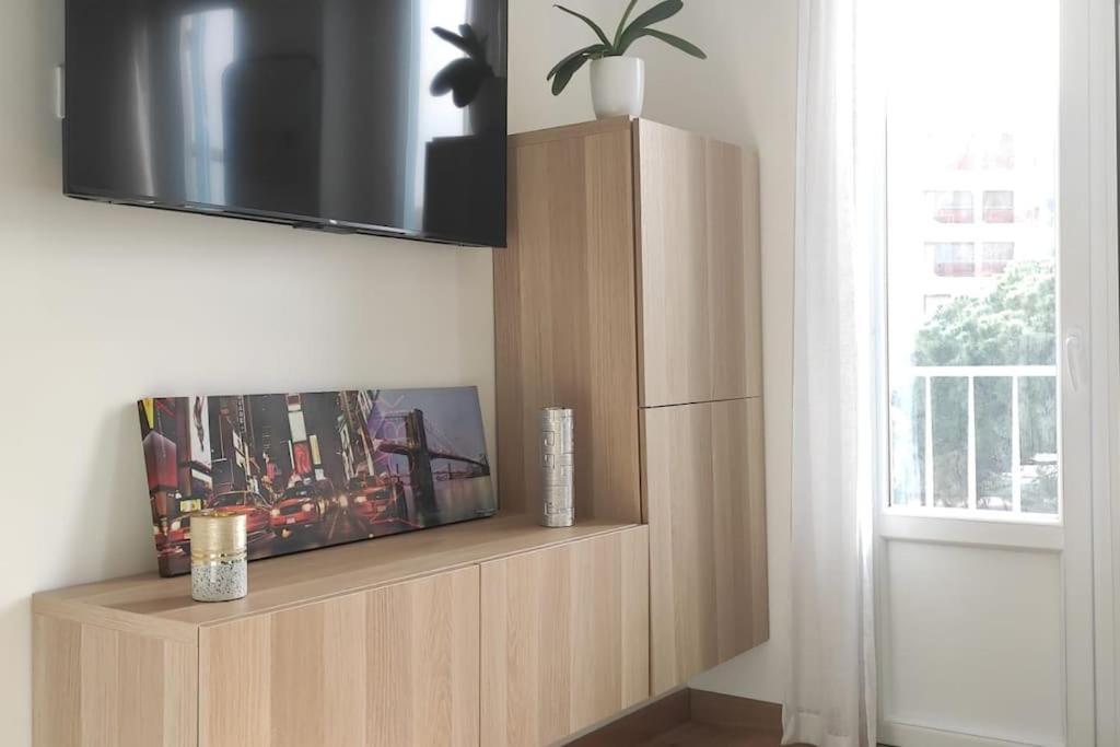 Des Iles : Apt 2 Prs Ultra Centre Juan * Antibes